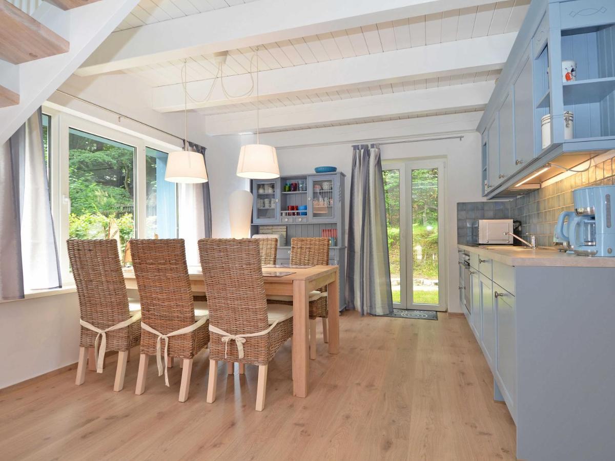 Blaues Strandhaus Sellin Exterior photo